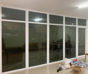 Partisi kaca alumunium (7) Partisi kaca alumunium (7)